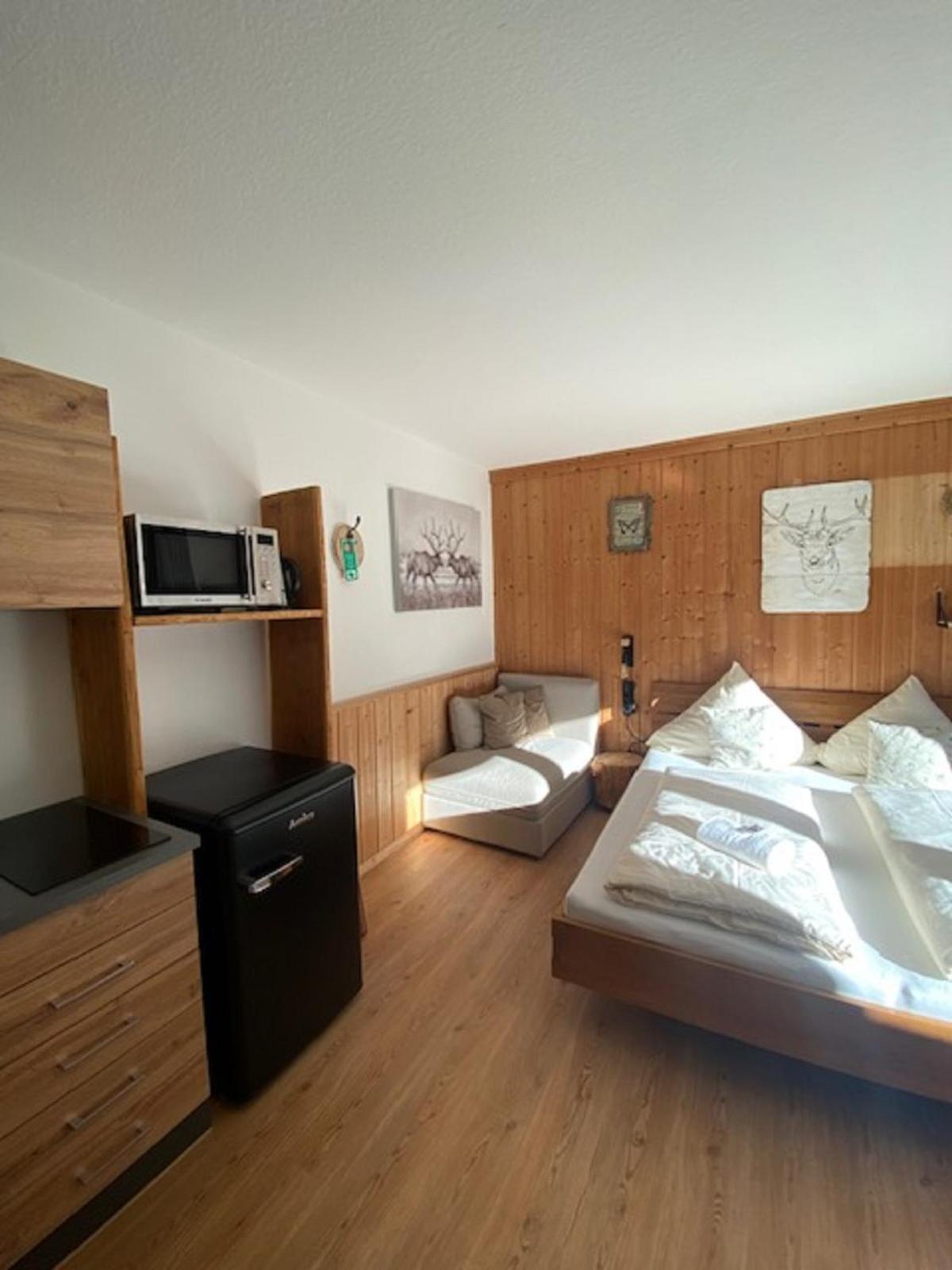 Alpenappartements Schwalbennestl มิทเทนวัลด์ ภายนอก รูปภาพ
