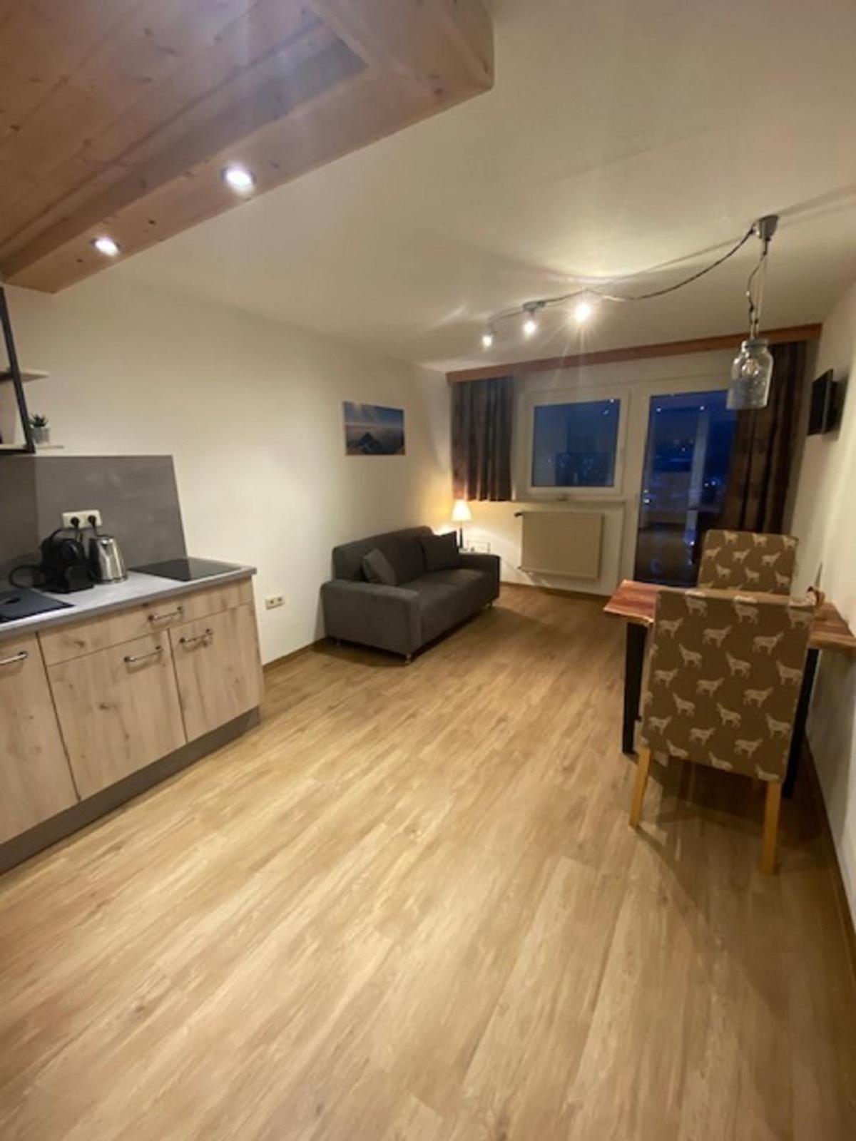 Alpenappartements Schwalbennestl มิทเทนวัลด์ ภายนอก รูปภาพ