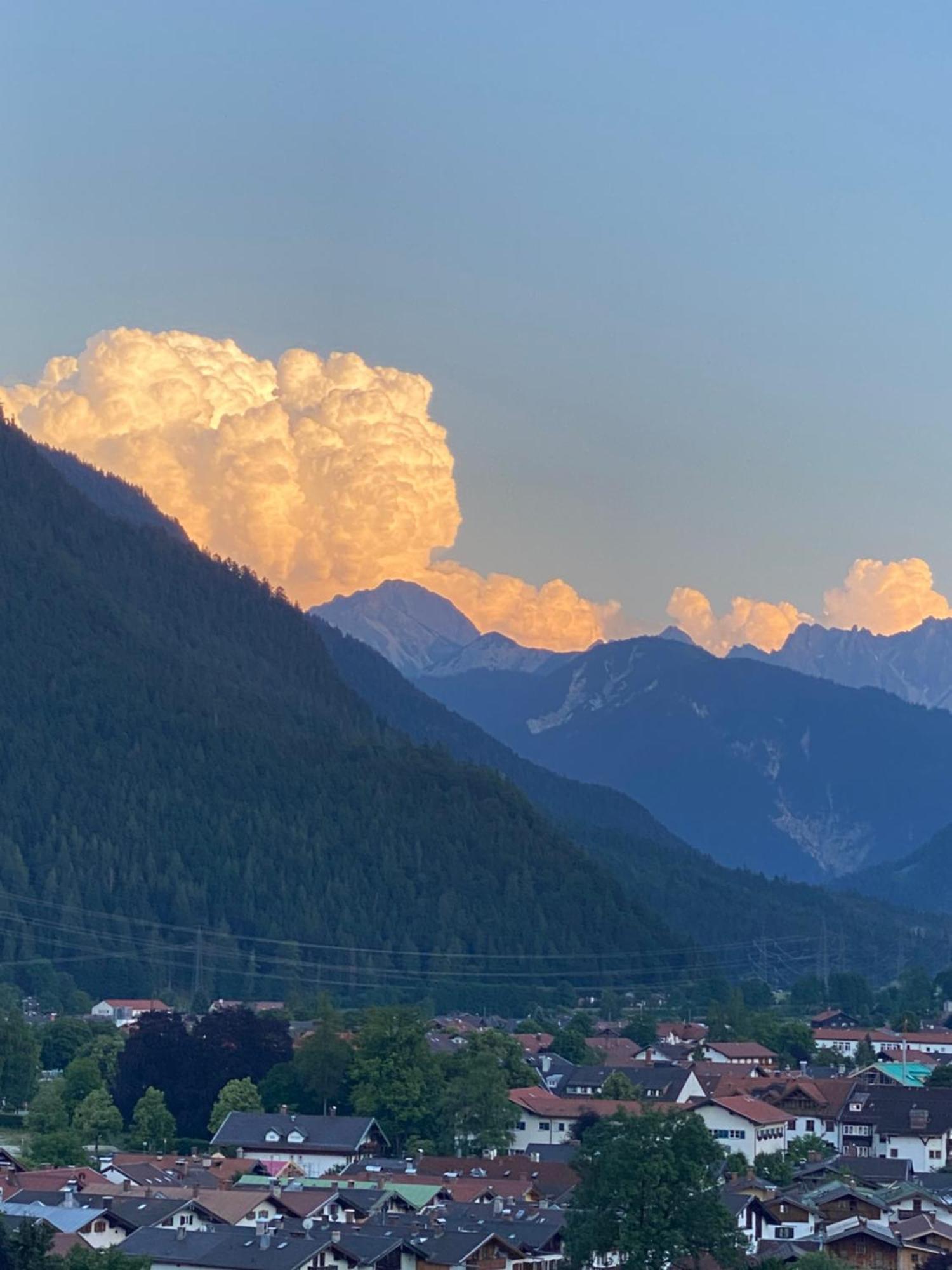 Alpenappartements Schwalbennestl มิทเทนวัลด์ ภายนอก รูปภาพ
